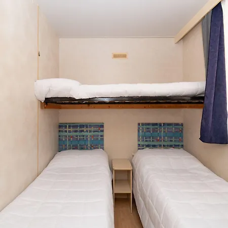 Stork Village Feriehus *