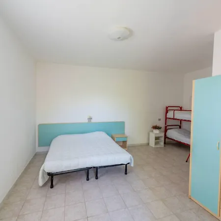 Stork Village Дом отдыха Розето-дельи-Абруцци