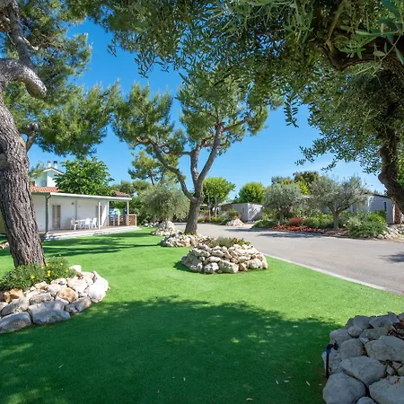 Stork Village * Roseto Degli Abruzzi