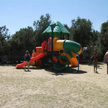 Дом отдыха Stork Village Розето-дельи-Абруцци